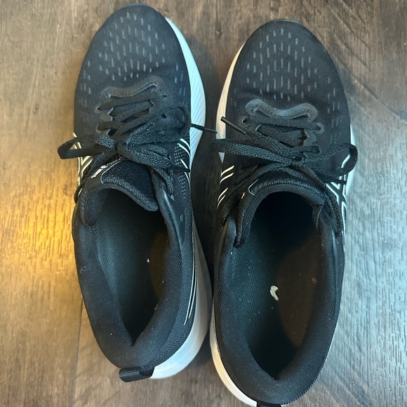 ASICS Running Shoes - Picture 6 of 9